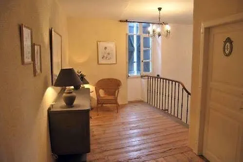 La Maison Au Puits Cordes-sur-Ciel 2*,
